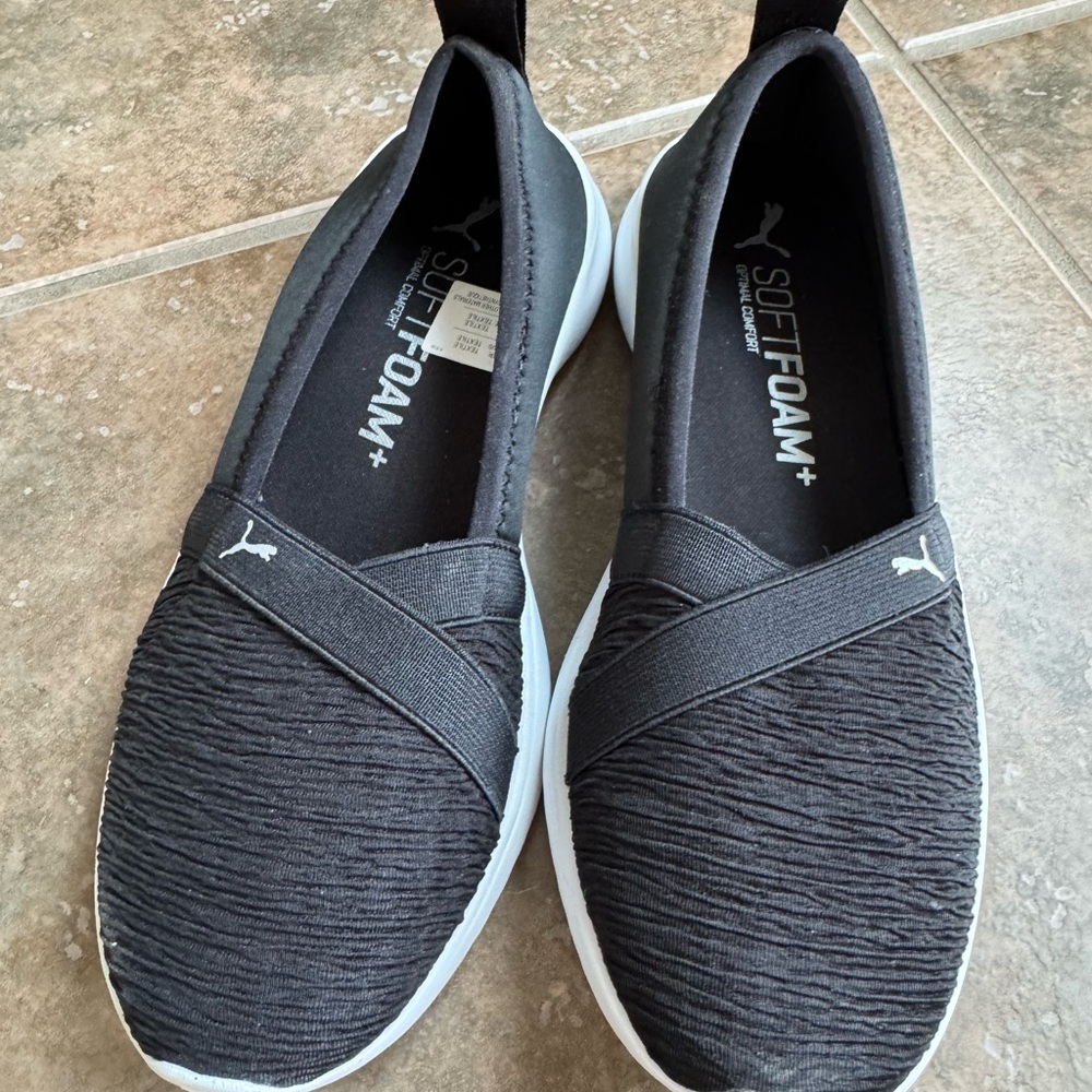 Puma Women's Black Slip-On Shoes size 6. New.